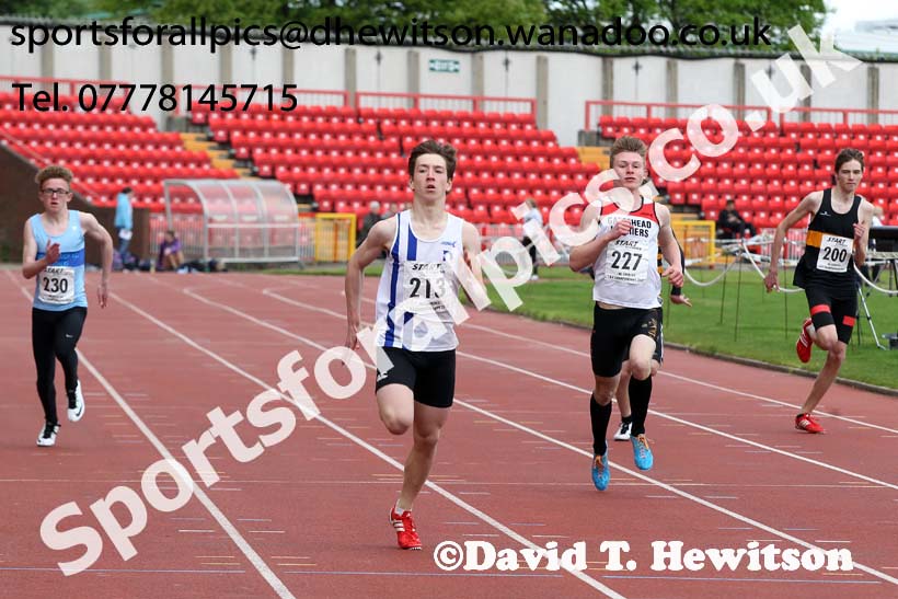 Boys under-15s, North East Track and Field Champs., Gateshead. Photo: David T. Hewitson/Sports for All Pics